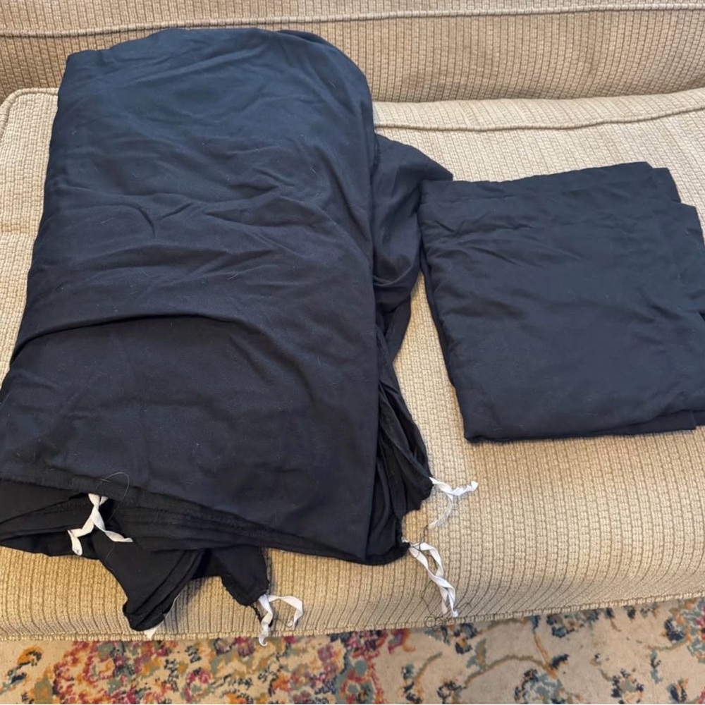 Duvet Cover and 2 Shams - Black California King